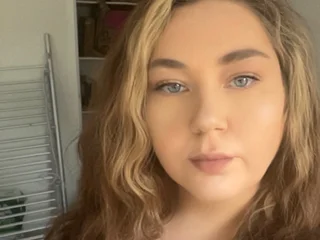 xxMillieMae webcam livesex profile in blue-eyes cams