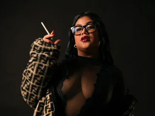 Miaawiills live cam video preview