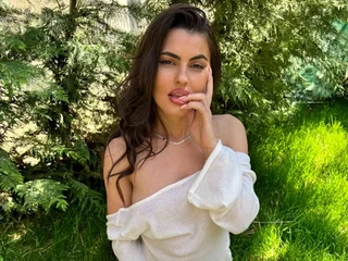 Yasminaa video