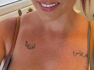 AfterDarkXO Deepthroat webcam from United Kingdom