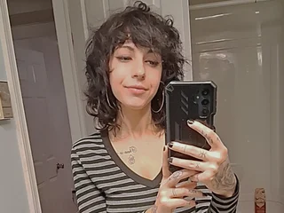 AlyLoveXXX Spanish webcam from Canada