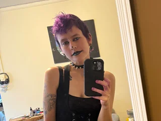 GothRaveBae Caucasian webcam from United States
