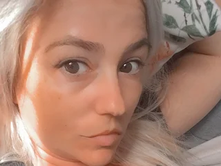 Kallisy Blond Hair webcam from France