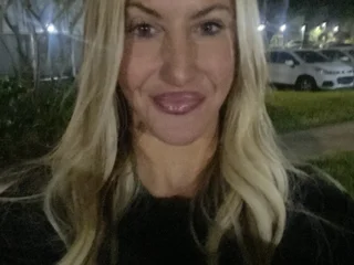 MayaRoseXXX Deepthroat webcam from United States